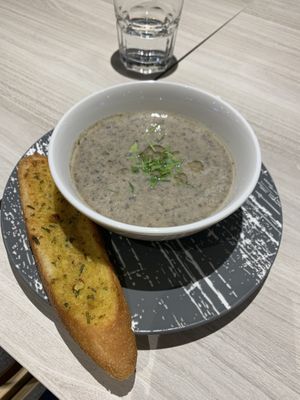 Creamy mushroom soup (lots of good mushroom chunks in there!) with extremely yummy garlic bread at iVegan 爱素 - Thomson Plaza in Central Singapore
