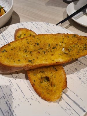 Nice garlic bread ~ 25/6 21 at iVegan 爱素 - Thomson Plaza in Central Singapore