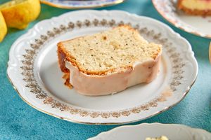 vegan Lemon Poppy Seed Cake at Pomeranze Kaffeebar in Berlin
