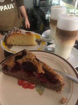 Lots of vegan cake options at Pomeranze Kaffeebar in Berlin