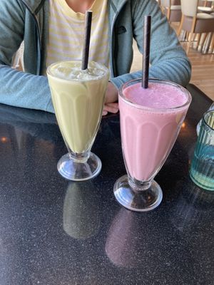 Matchmilk-Tea and Strawberry Smoothie at Vegan World Peace by Loving Hut in Reykjavik