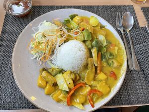“Ruby curry” with bananas, pineapple and mango  at Saigon Food & Trend in Hannover