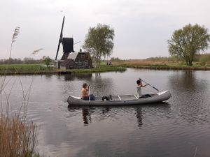 In the  surroundings you can hike, do a bicycle tour or hire the cano.  at De Groene Gevel in Woerdense Verlaat
