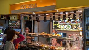 Stall front at Makan Vegan 斋这里 - Commonwealth in Central Singapore