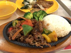 Hot plate mushrooms  at Makan Vegan 斋这里 - Commonwealth in Central Singapore