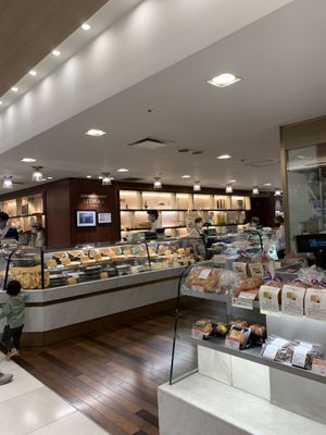 Stand from a distance (beside Sitaara) at Maison Landemaine in Tokyo