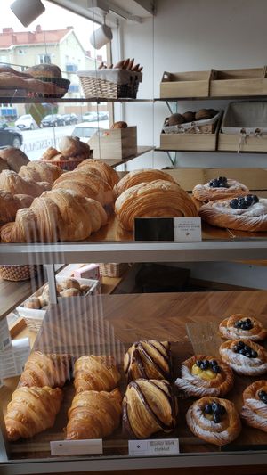 Vegan options at top at Hedh Escalante Bageri Choklad in Malmo