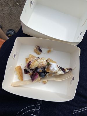 Takeaway blueberry blondie (7.90€)  at Ihana Kahvila Baari in Helsinki