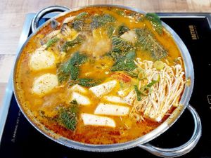 Gamjatang 감자탕 - cooking process at Zero Vegan in Seoul