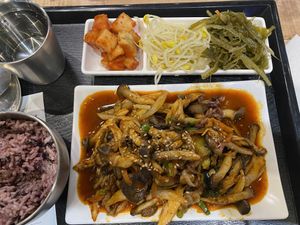Mushroom stir fry and look at all those vegan sides!!  Heaven    at Zero Vegan in Seoul