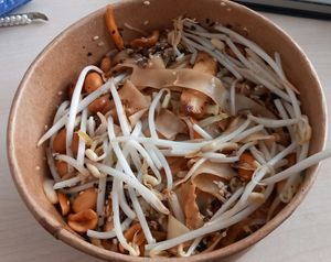 Pad thai ask for no eggs at Handa in Padua