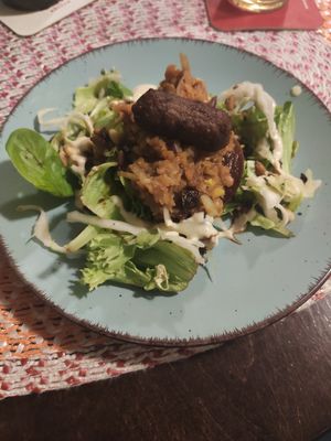 Salat mit Linsen und Cevapcici at Die Grüne Finca in Leverkusen