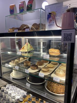 Heladera con pastelería y sándwiches   at Bioma in Buenos Aires