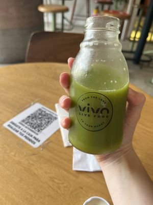 Green juice  at Vivo Live Food in Medellin