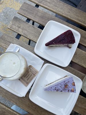 Iced latte & raw vegan cake (blueberry & wildberry “cheesecake”) at Alive Bistro in Marsalforn