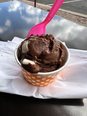 Very delicious rocky road! Usually they are too icey, this one was perfect!  at Rocky Rd in Sedona