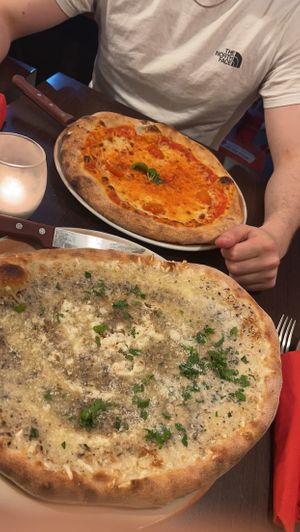 Pizza tartufo  at L'angolino  in Stuttgart