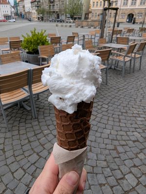 Litschi-HimbeerEis in Schokowaffel at Schokoladen Manufaktur  in Eisenach