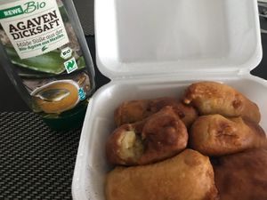 Chuoi Chien (banana in batter) where I replaced honey with agave at Com Nieu in Leipzig