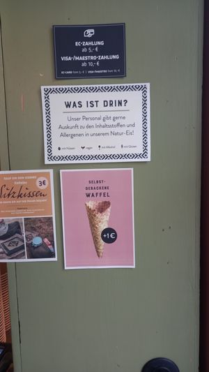 card payment: ec from 5€ onwards, visa/maestro from 10€ onwards at Goldhelm in Erfurt