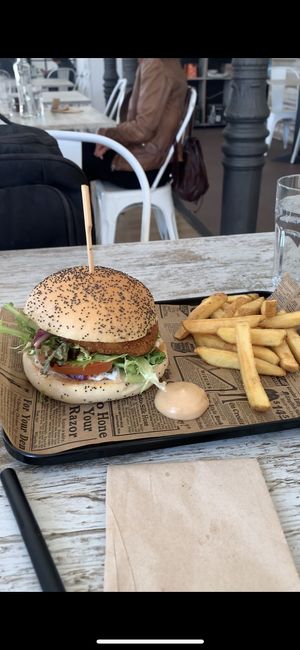 Crispy chikUN sandwich 🤤  at Bioloco in Madrid