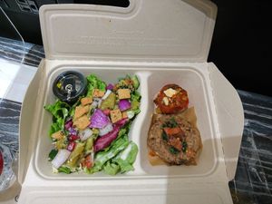 Very expensive for the amount of food... Tastes also so so at Carvaan Delicatessen in Yokohama