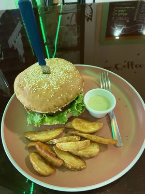 Vegan burger at Evy's World in Monteverde