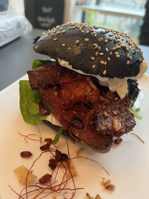 FlankSteak Burger   at Bäristo Vegan Deli in Kiel
