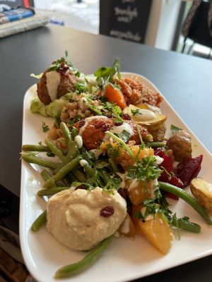 GemüseTeller   at Bäristo Vegan Deli in Kiel