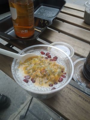pudding de chia avec fruit de la passion :) at Veganissim in Paris