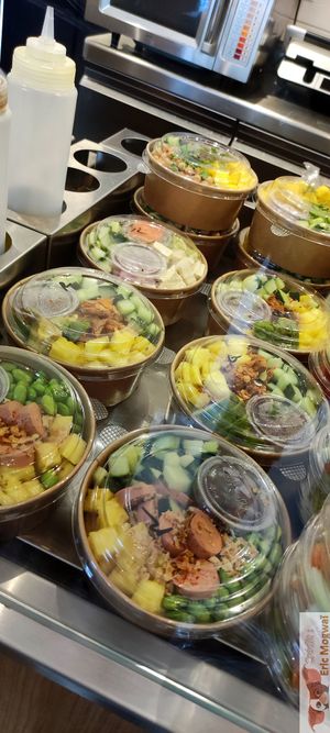 Poke Bowl at Veganissim in Paris