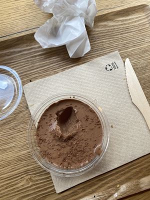 Mousse au chocolat  at Veganissim in Paris