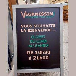 Ouvert sans interruption, sublimissime !!! at Veganissim in Paris