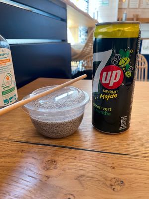 What's included in a menu at Veganissim in Paris