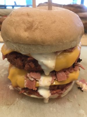 Double burger double fromage double bacon 💯% VEGAN !!   at Veganissim in Paris