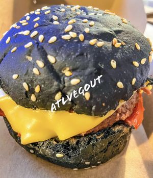 Burger  at Veganissim in Paris