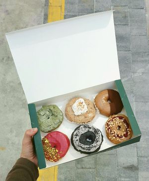 Box of six donuts at O.verte Donuts 오베흐트 도넛 in Seoul