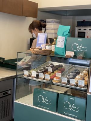 Showcase at O.verte Donuts 오베흐트 도넛 in Seoul
