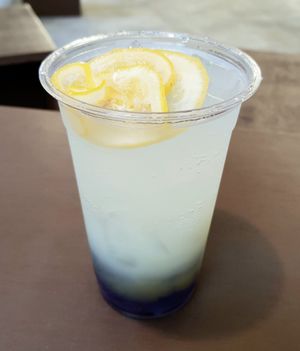 Lavender Lemonade at O.verte Donuts 오베흐트 도넛 in Seoul