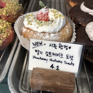 Strawberry Shortcake  at O.verte Donuts 오베흐트 도넛 in Seoul