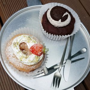 oreo donut & strawberry shortcake donut at O.verte Donuts 오베흐트 도넛 in Seoul