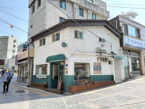  at O.verte Donuts 오베흐트 도넛 in Seoul