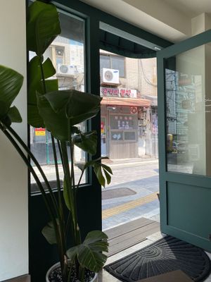 the door  at O.verte Donuts 오베흐트 도넛 in Seoul