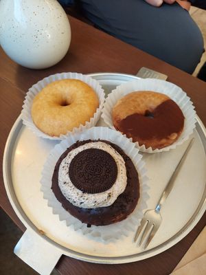 What we tried. Cookies n creme my favorite at O.verte Donuts 오베흐트 도넛 in Seoul