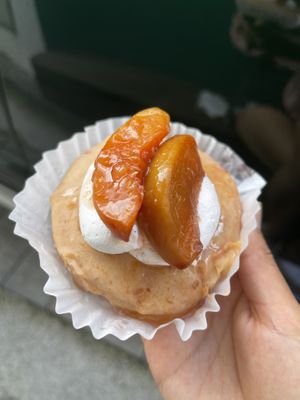 Peach donuts. These are seasonal!  at O.verte Donuts 오베흐트 도넛 in Seoul