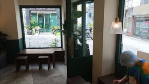 Seating area at O.verte Donuts 오베흐트 도넛 in Seoul