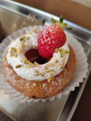  at O.verte Donuts 오베흐트 도넛 in Seoul