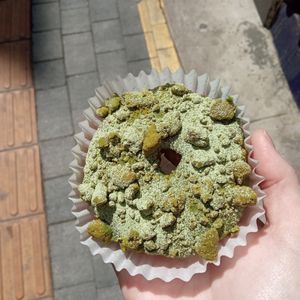 Matcha and crumble glaze at O.verte Donuts 오베흐트 도넛 in Seoul