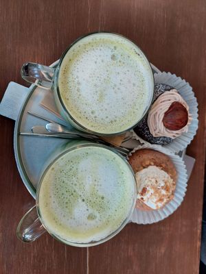 Early grey and autumn special donut at O.verte Donuts 오베흐트 도넛 in Seoul