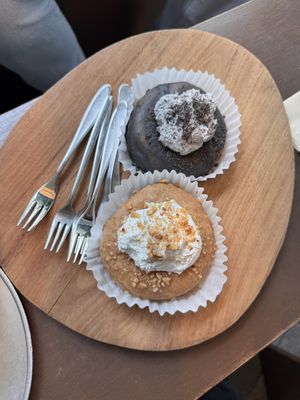 black sesame donut (top), earl grey donut (bottom)  at O.verte Donuts 오베흐트 도넛 in Seoul